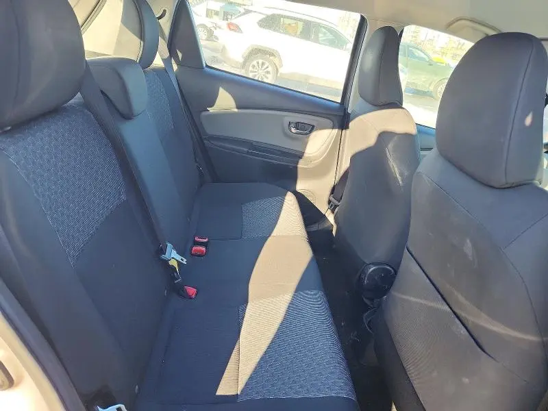 2015 TOYOTA YARIS 5-DOOR L  