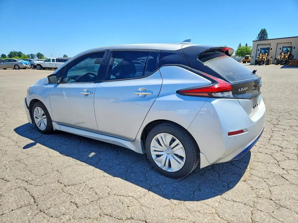 2022 NISSAN LEAF S  