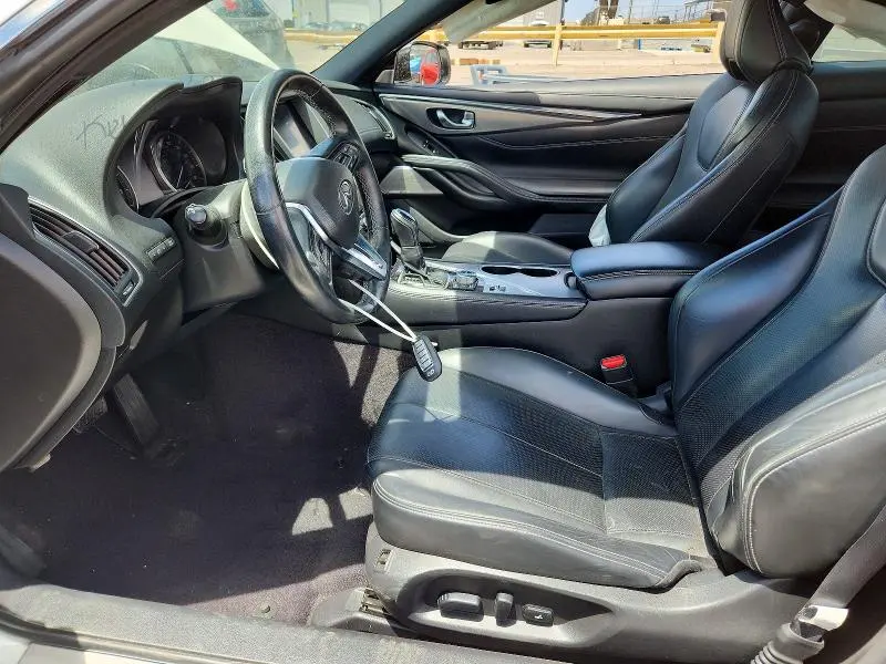 2021 INFINITI Q60 LUXE  
