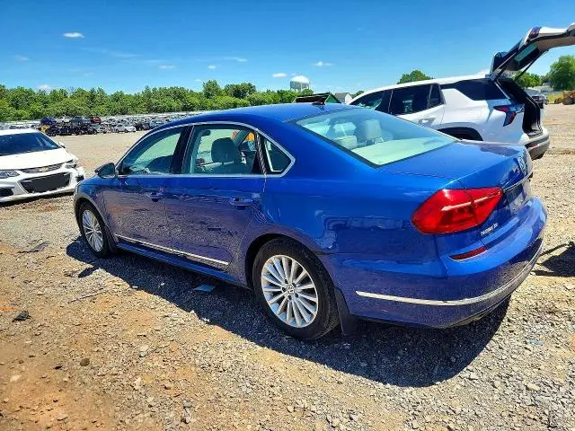 2016 VOLKSWAGEN PASSAT SE  