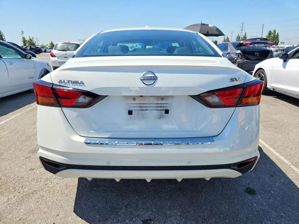 2023 NISSAN ALTIMA SV  