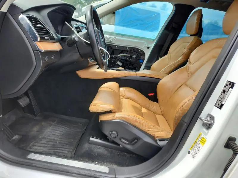 2016 VOLVO XC90 T6  