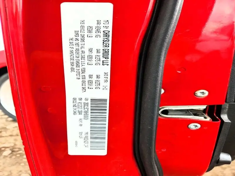 2011 DODGE CHARGER R  