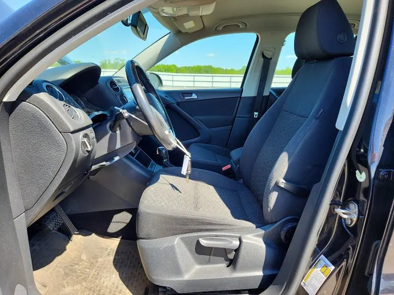 2014 VOLKSWAGEN TIGUAN S  