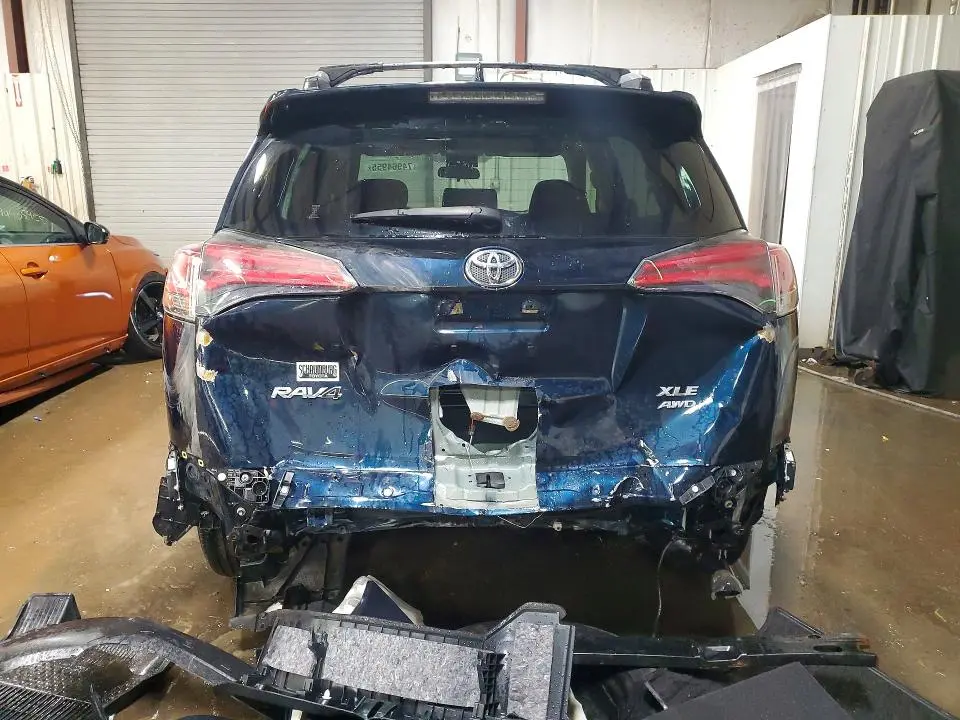 2017 TOYOTA RAV4 XLE  