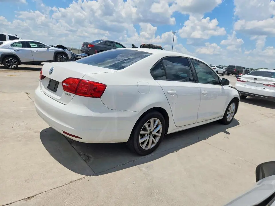 2012 VOLKSWAGEN JETTA SE  
