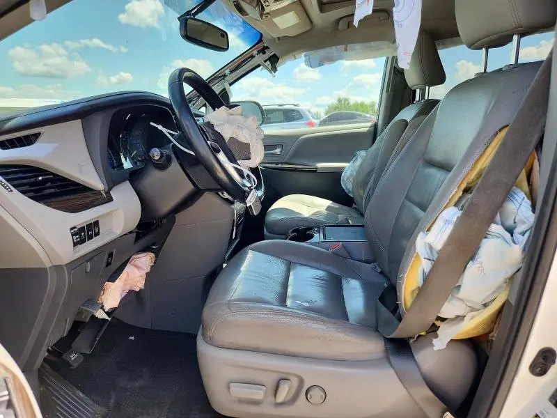 2015 TOYOTA SIENNA XLE PREMIUM 7-PASSENGER  