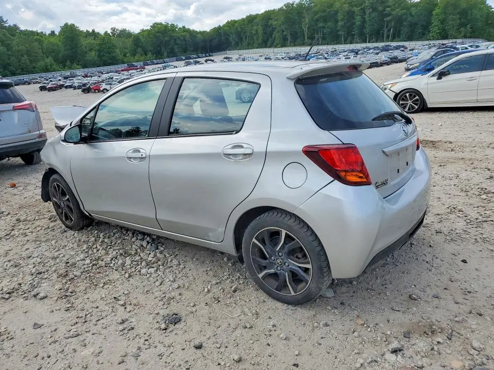 2015 TOYOTA YARIS 5-DOOR SE  