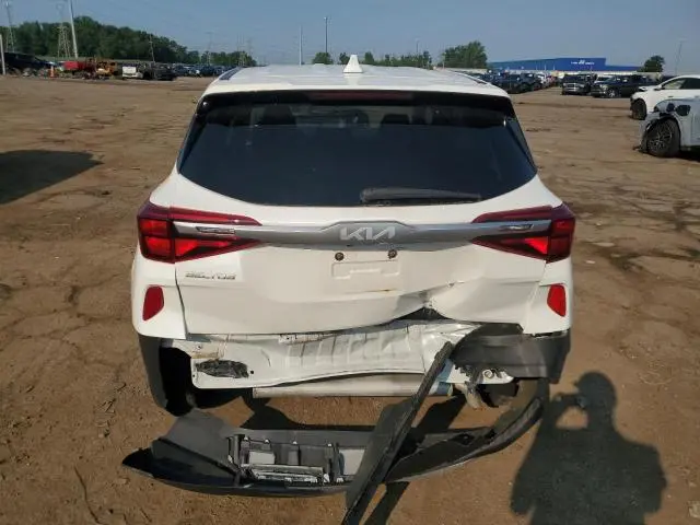 2022 KIA SELTOS LX  