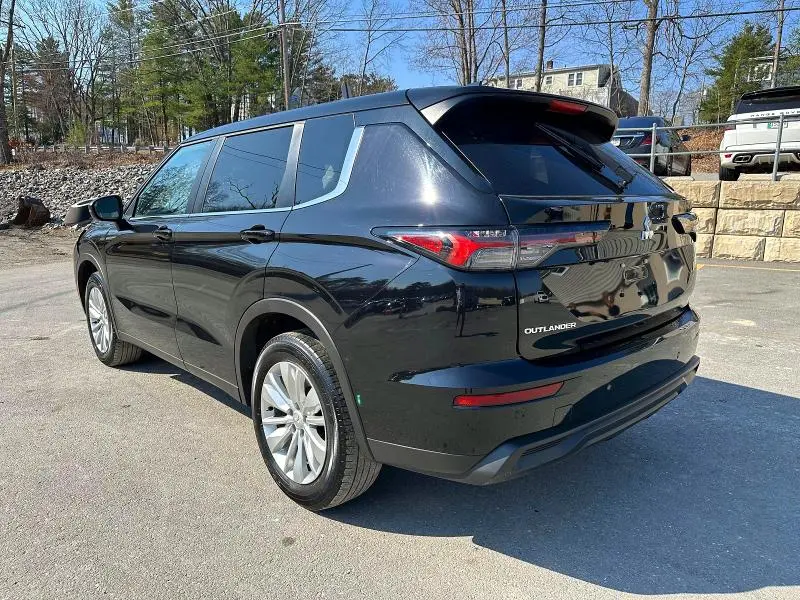 2025 MITSUBISHI OUTLANDER ES  