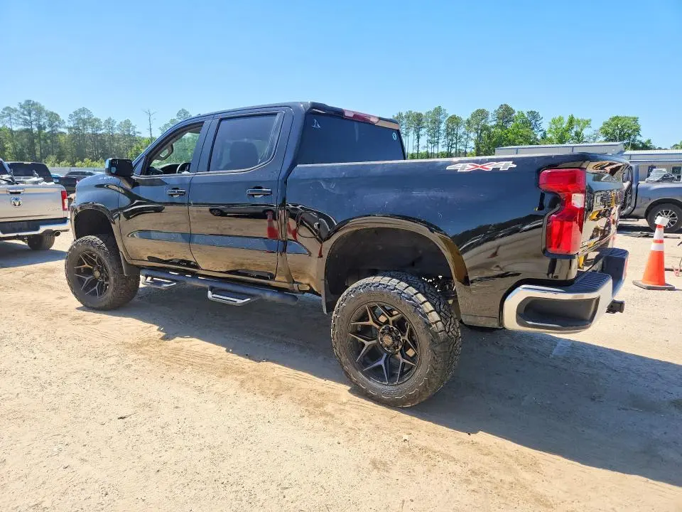 2021 CHEVROLET SILVERADO K1500 LT  