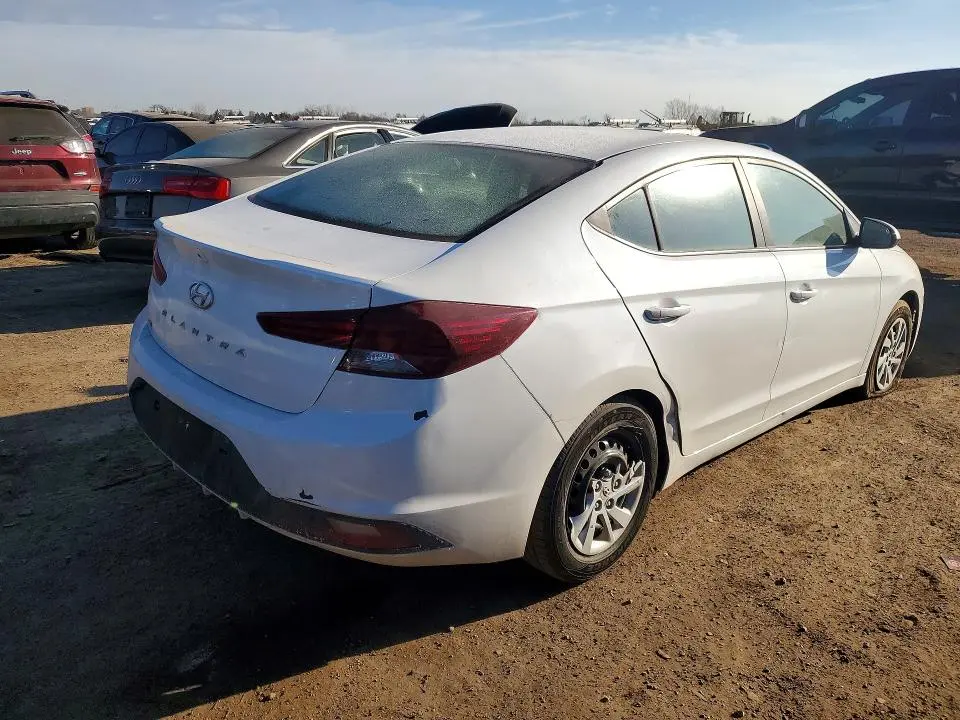 2019 HYUNDAI ELANTRA SE  