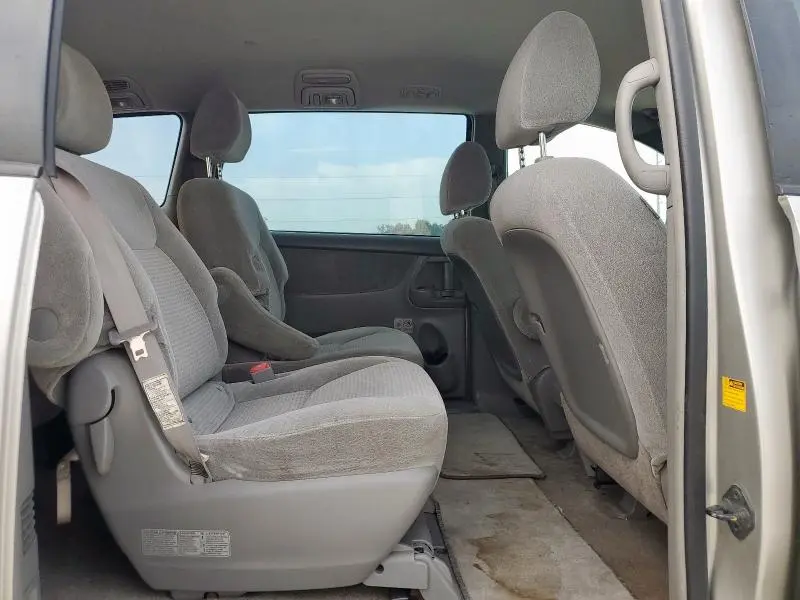 2010 TOYOTA SIENNA CE  