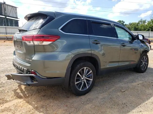 2019 TOYOTA HIGHLANDER SE  