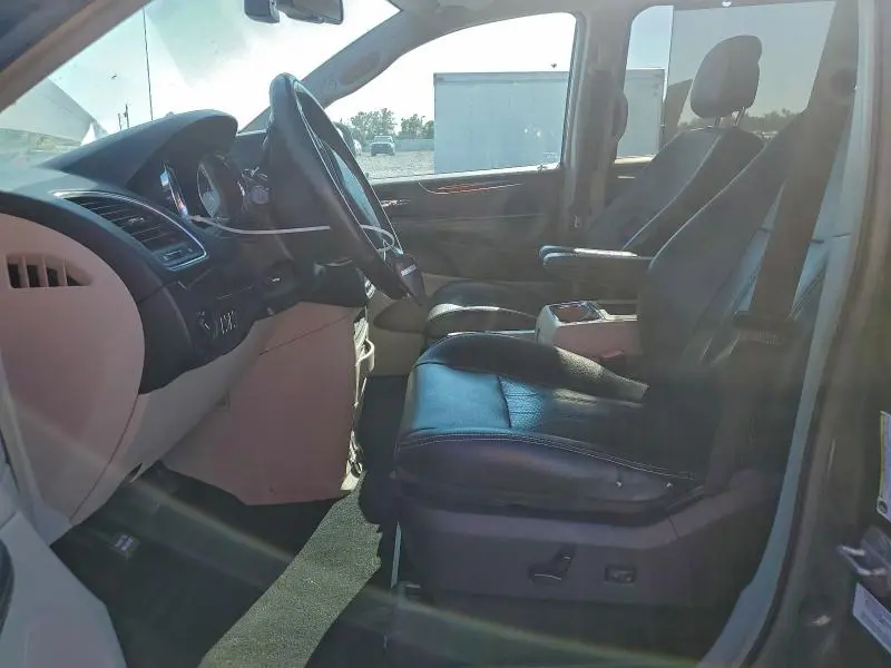 2011 CHRYSLER TOWN & COUNTRY TOURING L  