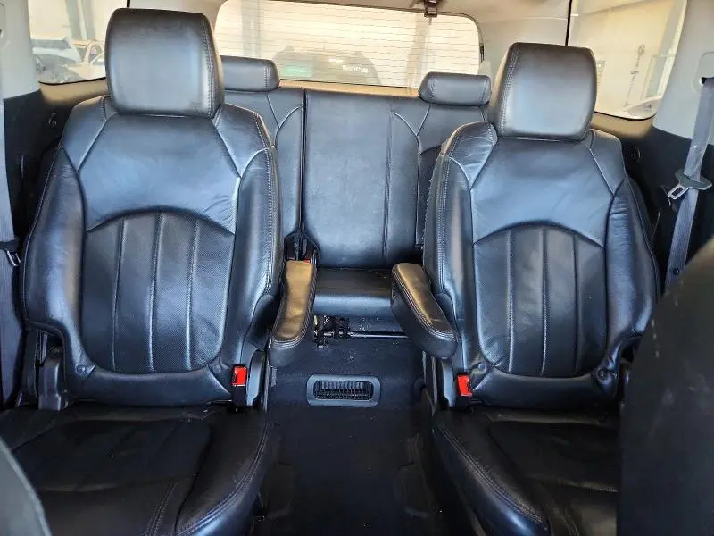 2011 GMC ACADIA SLT-2  