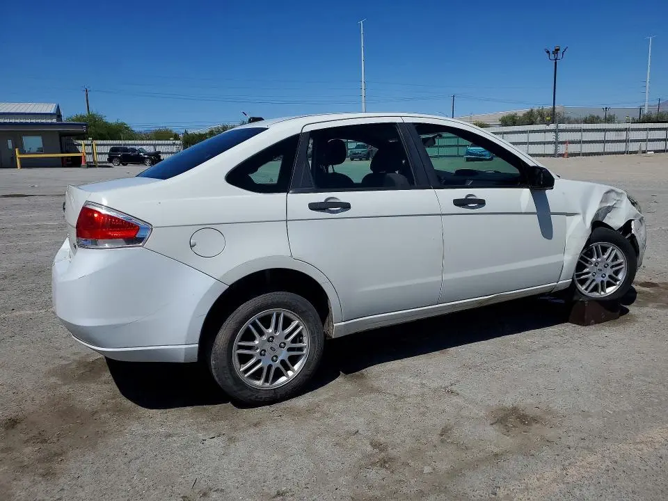 2010 FORD FOCUS SE  