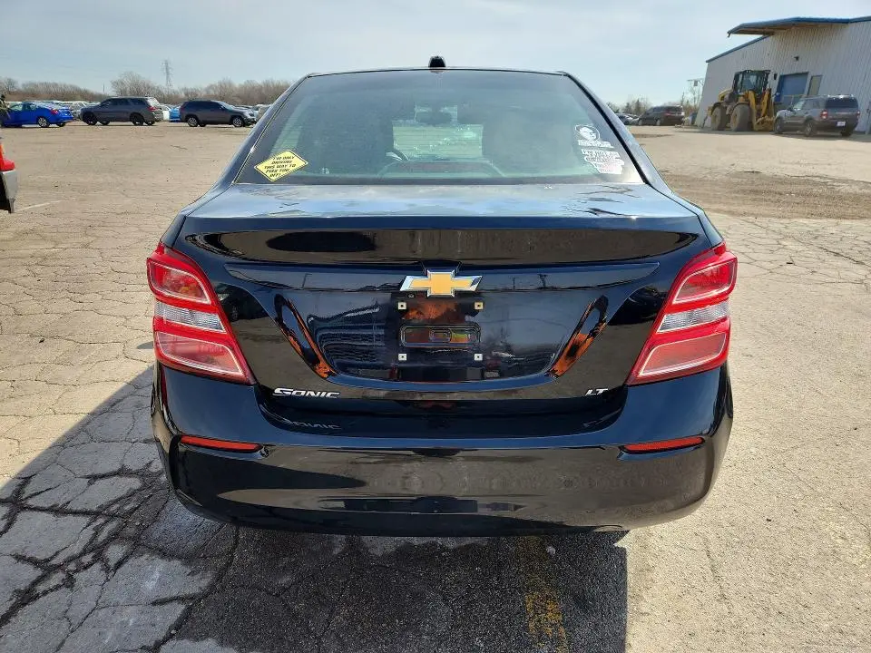 2019 CHEVROLET SONIC LT  
