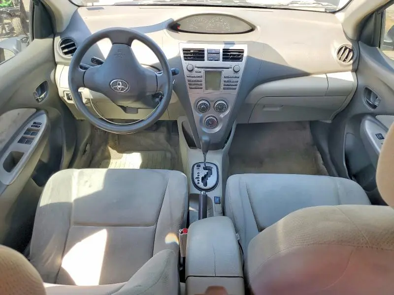 2010 TOYOTA YARIS BASE  