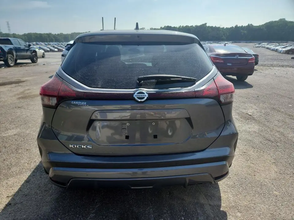 2021 NISSAN KICKS S  