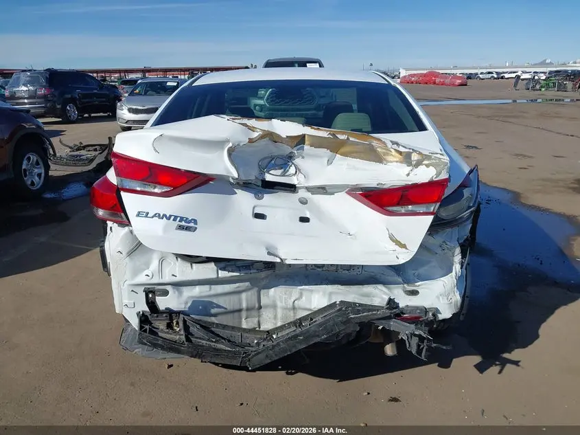 2018 HYUNDAI ELANTRA SE