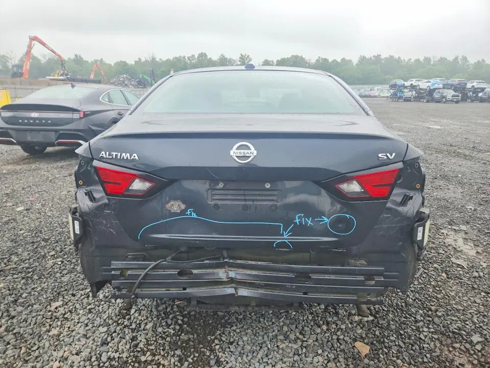 2021 NISSAN ALTIMA SV  