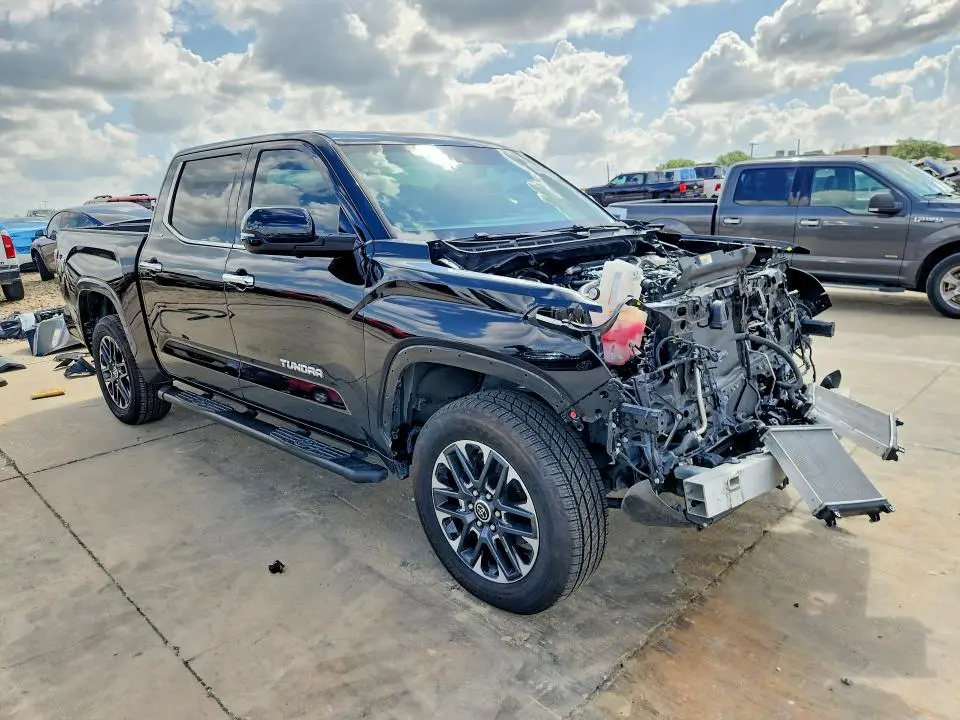 2024 TOYOTA TUNDRA CREWMAX LIMITED  