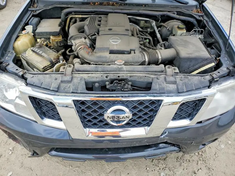 2015 NISSAN FRONTIER SV  