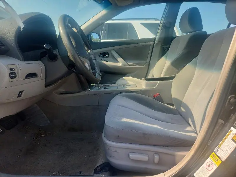 2011 TOYOTA CAMRY LE  