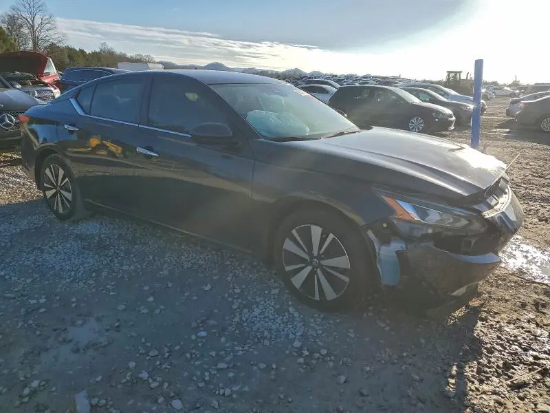 2022 NISSAN ALTIMA SV  