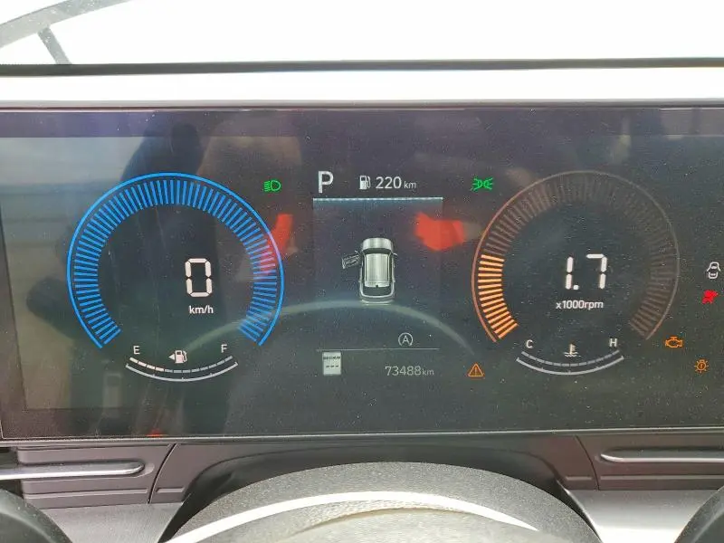 2025 HYUNDAI KONA SE  