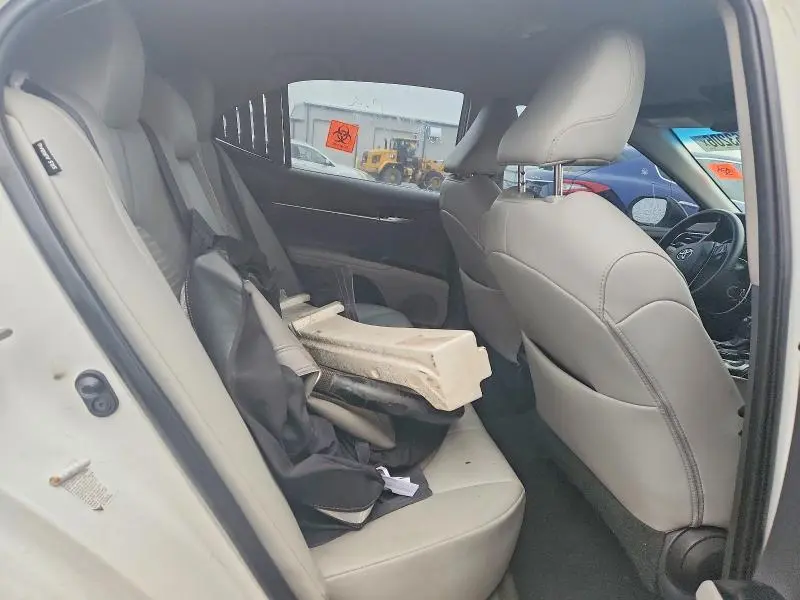2018 TOYOTA CAMRY SE  