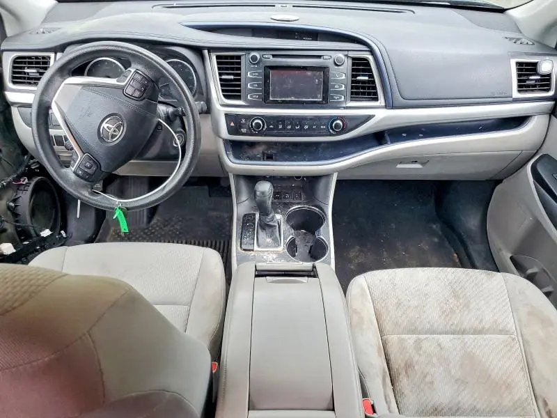 2018 TOYOTA HIGHLANDER LE  