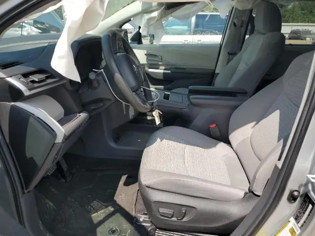 2024 TOYOTA SIENNA LE  