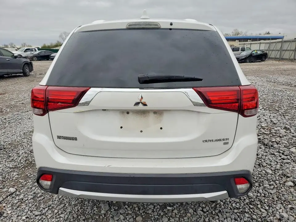 2018 MITSUBISHI OUTLANDER SE  