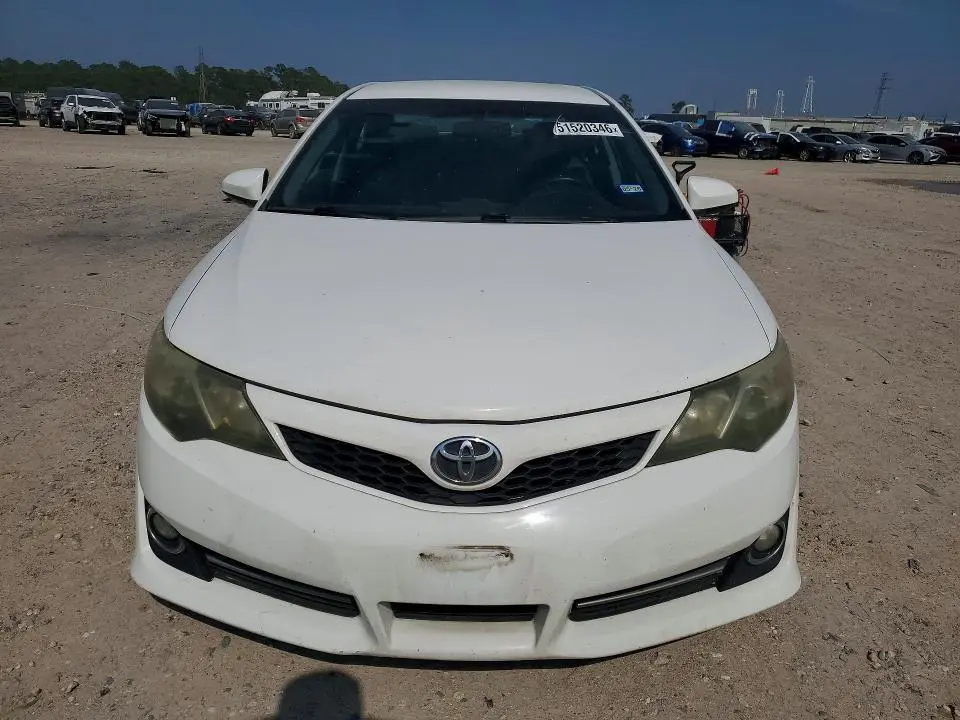 2013 TOYOTA CAMRY SE  