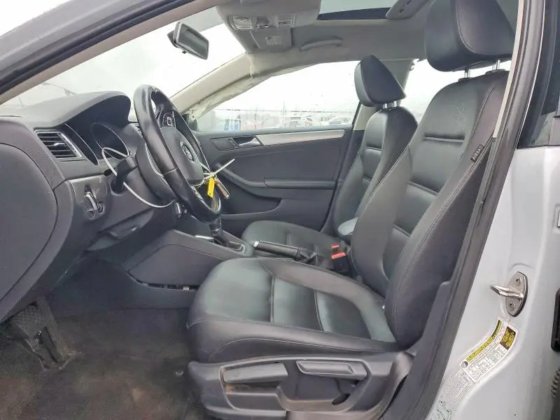 2017 VOLKSWAGEN JETTA SE  
