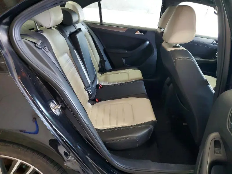 2016 VOLKSWAGEN JETTA SPORT  