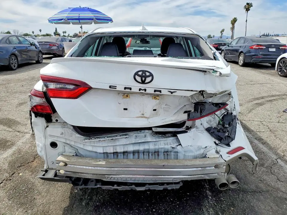 2021 TOYOTA CAMRY SE  