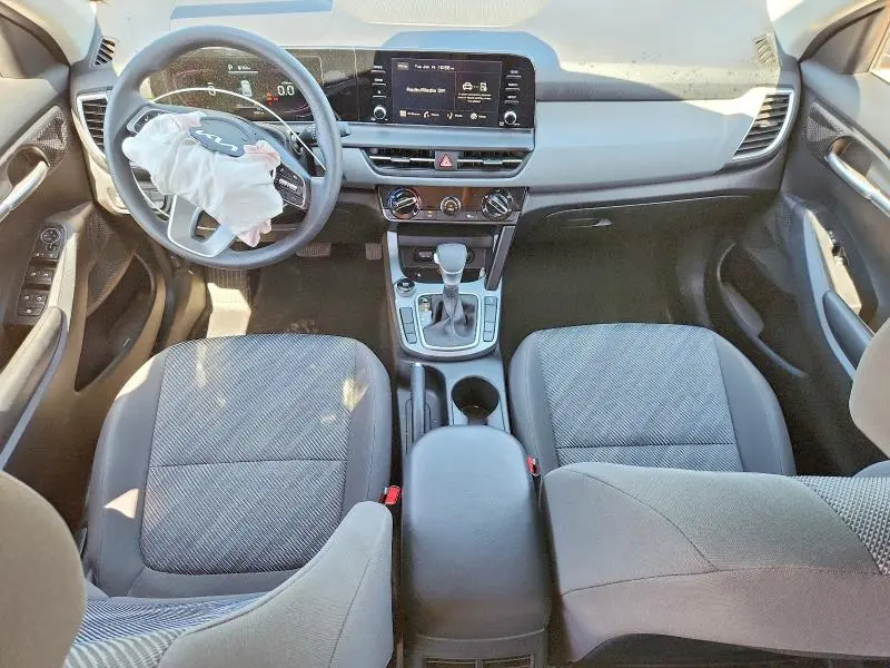 2024 KIA SELTOS LX  