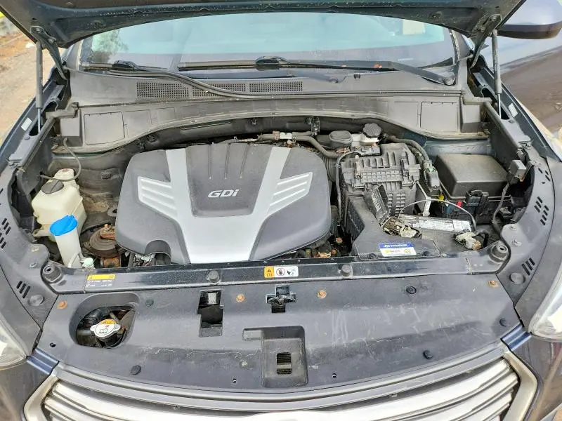 2017 HYUNDAI SANTA FE SE  
