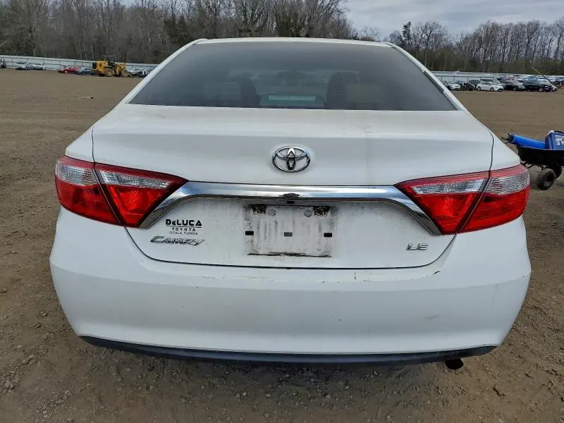 2015 TOYOTA CAMRY LE  