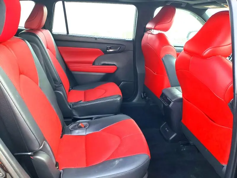 2021 TOYOTA HIGHLANDER XSE  