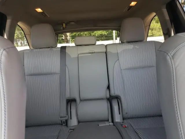 2015 TOYOTA HIGHLANDER LE  
