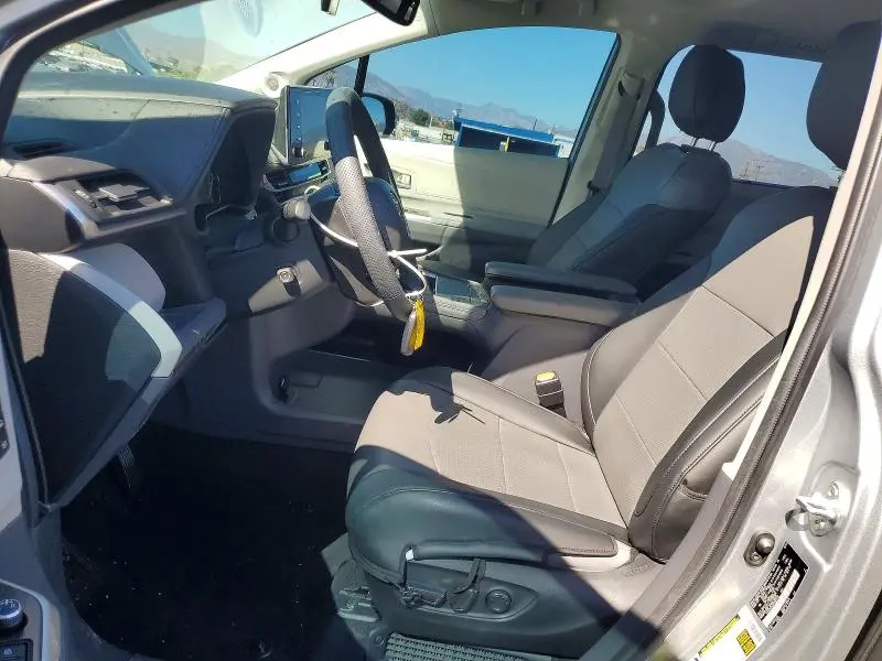 2023 TOYOTA SIENNA LIMITED 7-PASSENGER  