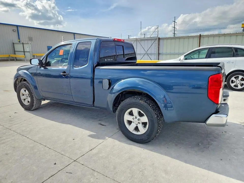 2013 NISSAN FRONTIER S  