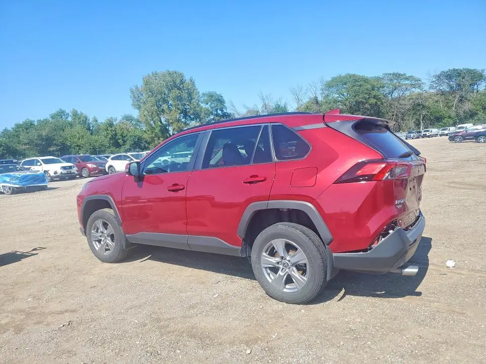 2022 TOYOTA RAV4 XLE  