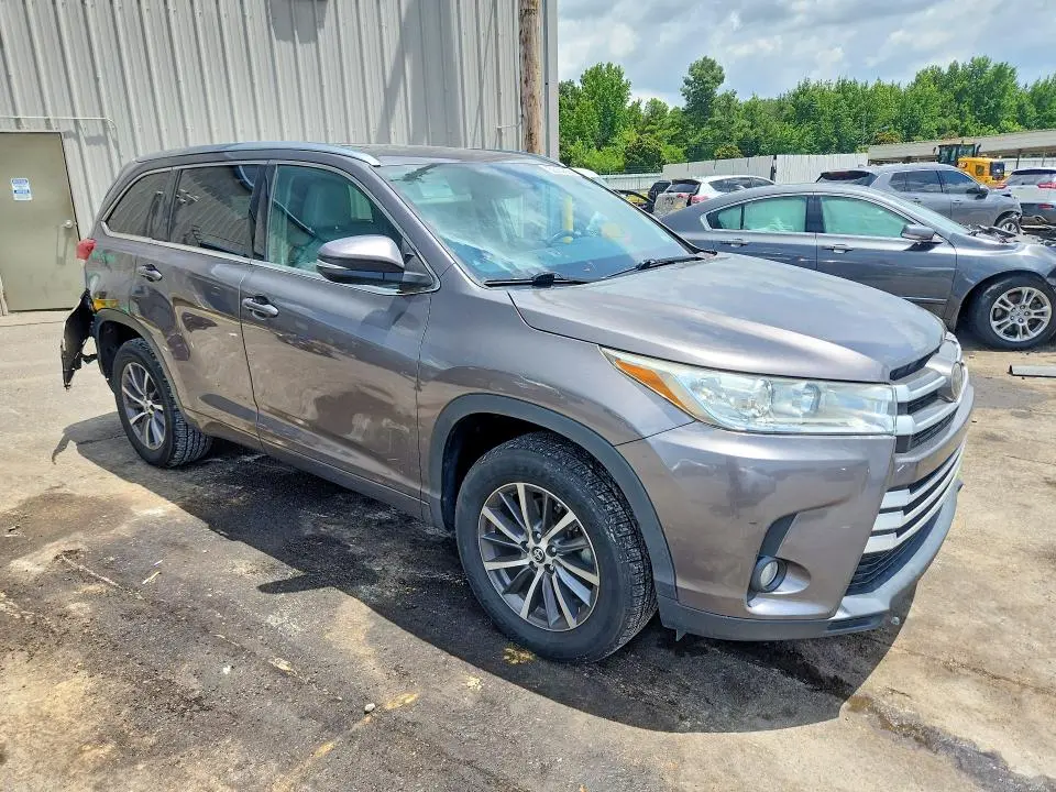 2018 TOYOTA HIGHLANDER XLE  