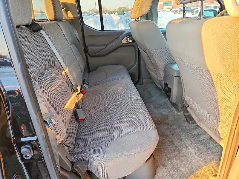 2016 NISSAN FRONTIER SV  