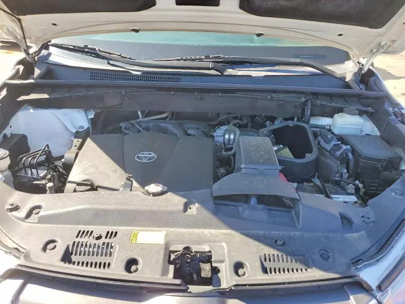 2018 TOYOTA HIGHLANDER LE PLUS  